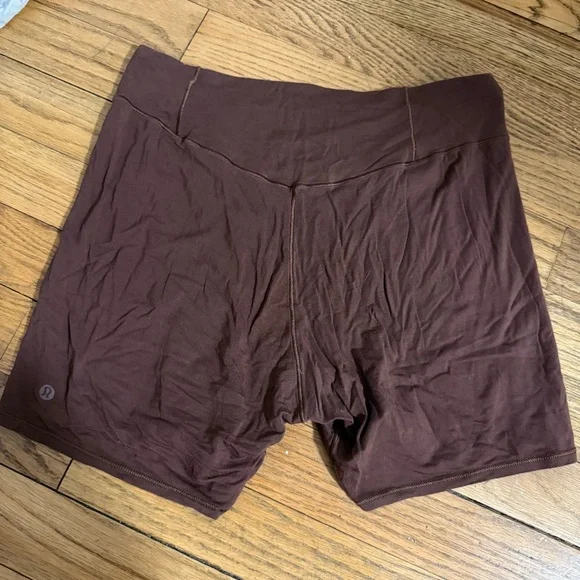 Lululemon shorts - Picture 3 of 3